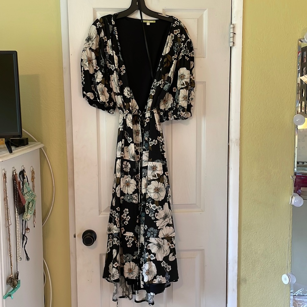 Gianni Bini Floral Navy wrap dress.